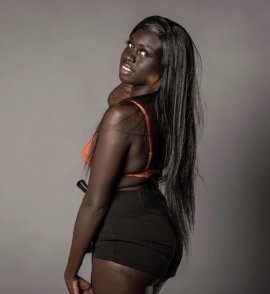 Amateur Model Seattle | Nyanchien C - Average Black 
