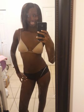 Bikini Model Jacksonville | Sherie C - Petite Black 