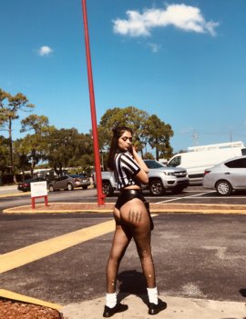 Amateur Model Miami | Kennedy M - Tall Brunette 