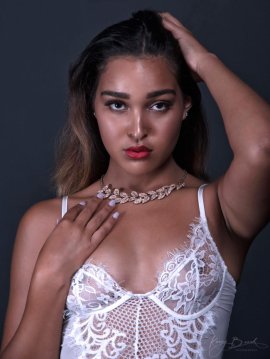 Curvy Model Atlanta | Adrienne M - Curvy Brunette 