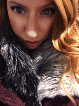 Female Model Denver | Michelle E - Curvy Red 