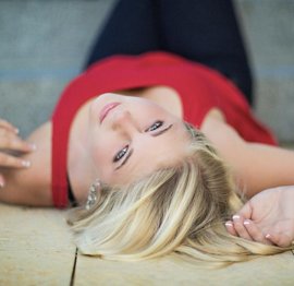 Des Moines Iowa Blonde Model