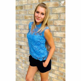 Social Influencer Milwaukee | Rachel B - Slim Blonde 