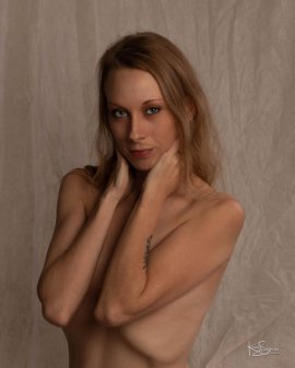 Female Model Cleveland | Emma M - Petite Blonde 