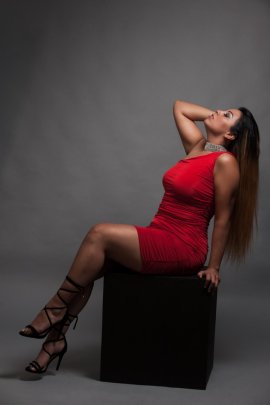 Newark New Jersey Curvy Model