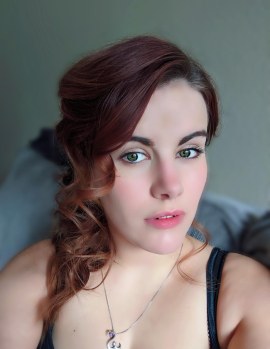 Amateur Model Omaha | Jacalin F - Curvy Red 