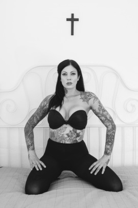 Promo Model Seattle | Nikki L - Slim Black 