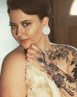 Curvy Model Baltimore | Seraphina F - Curvy Brunette 