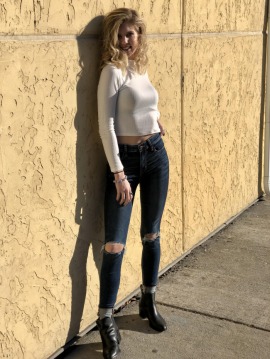 Amateur Model Indianapolis | Cassandra W - Slim Brunette 