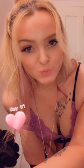 Snapchat Model Albany | Kalene M - Curvy Blonde 