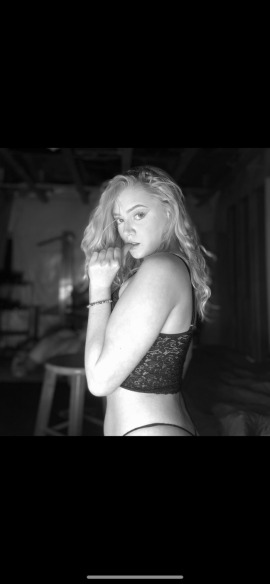Amateur Model Omaha | Emily S - Average Blonde 