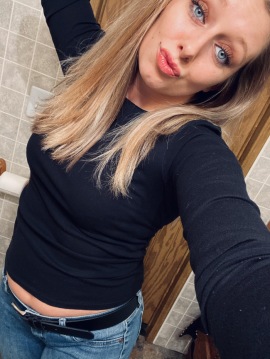 Amateur Model Detroit | Shelby C - Average Blonde 