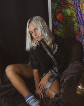 Amateur Model Tampa | Evelyn S - Average Blonde 