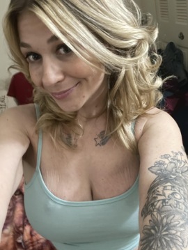 Amateur Model Philadelphia | Erica R - Petite Blonde 