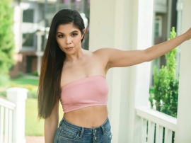 Female Model Atlanta | Laura M - Petite Brunette 