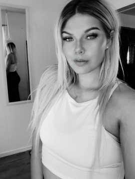 Female Model Seattle | Nicole T - Average Blonde 