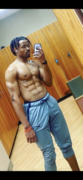 Fitness Model Memphis | Khyndal W - Athletic Black 
