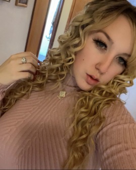 Instagram Model San Francisco | Nicole S - Curvy Blonde 