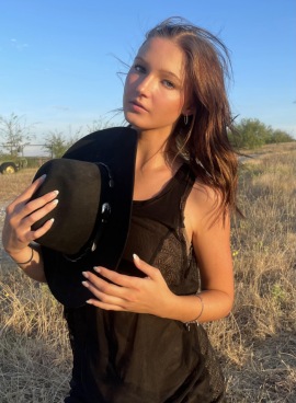 Amateur Model Fort Worth | Caroline S - Athletic Brunette 