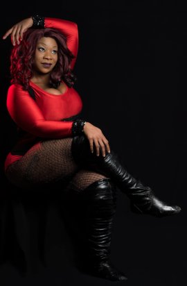 Plus Size Model Raleigh Curvy Red