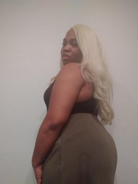 Houston Curvy Model