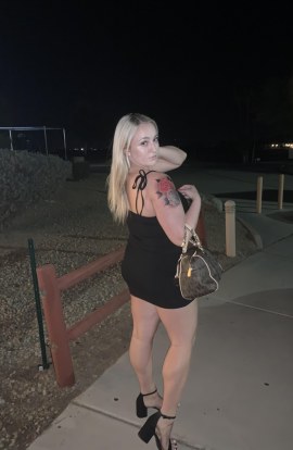 Amateur Model San Diego Curvy Blonde