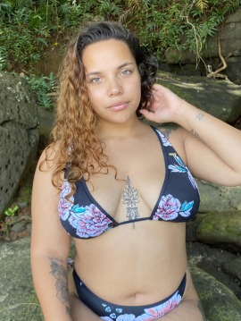 Female Model Honolulu Curvy Brunette