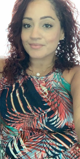Hispanic Model Hartford Curvy Red