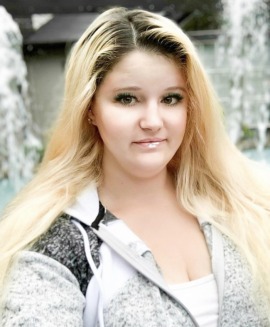 Amateur Model Seattle Curvy Blonde