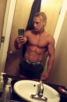 Fitness Model Virginia Beach Muscular Blonde