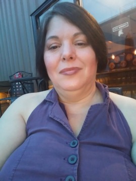 Web Model Nashville Curvy Brunette