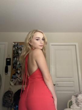 Amateur Model Vancouver Petite Blonde