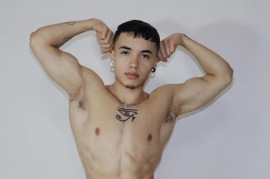 Male Model Seattle Muscular Brunette