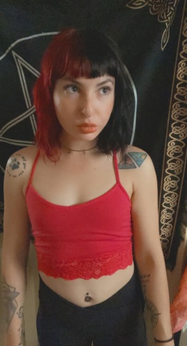 Amateur Model Sacramento Petite Red