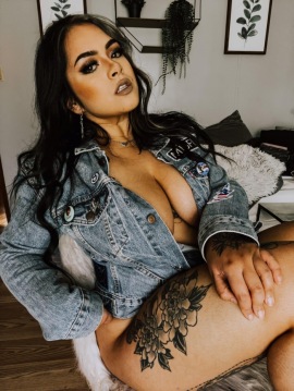 Charlotte Tattoo Model